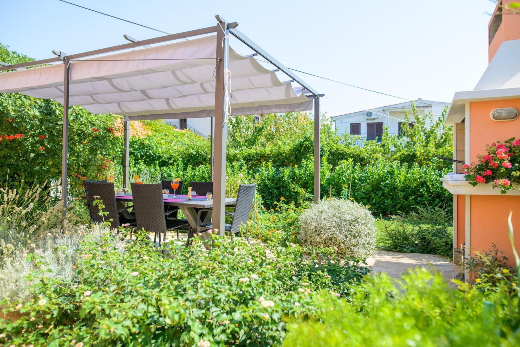House Mirjana Villa โตรกีร์ ภายนอก รูปภาพ